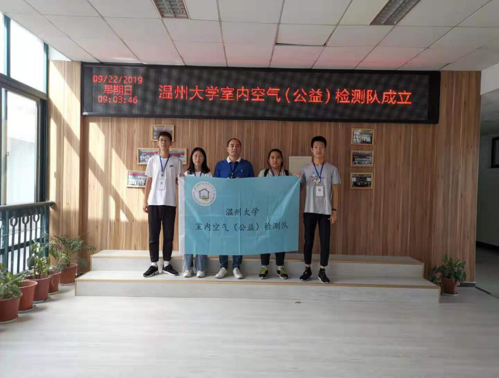 说明: //xiaoyuanwang.top51cg.com/__local/4/F7/C3/1D6F89300CED457C5A232D6730F_71FDFCAF_A1D84.png