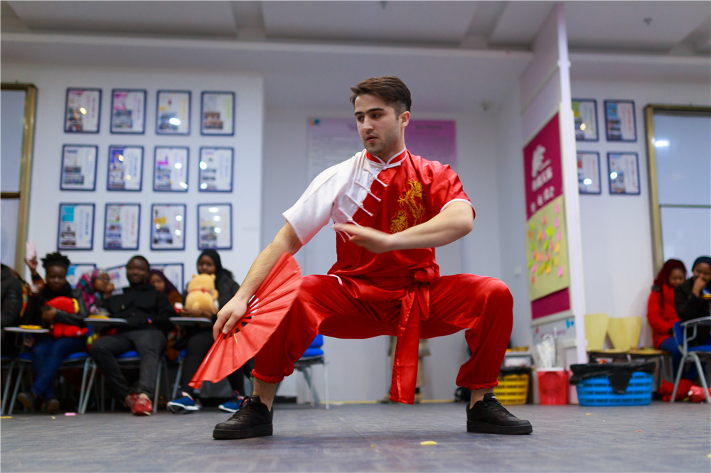 3 RUSTAM表演中国武术.jpg